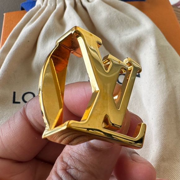 Authentic Louis Vuitton Initials 30mm Reversible Belt - Picture 13 of 16